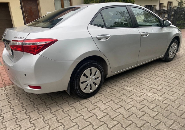 Toyota Corolla cena 29500 przebieg: 288950, rok produkcji 2016 z Warszawa małe 379